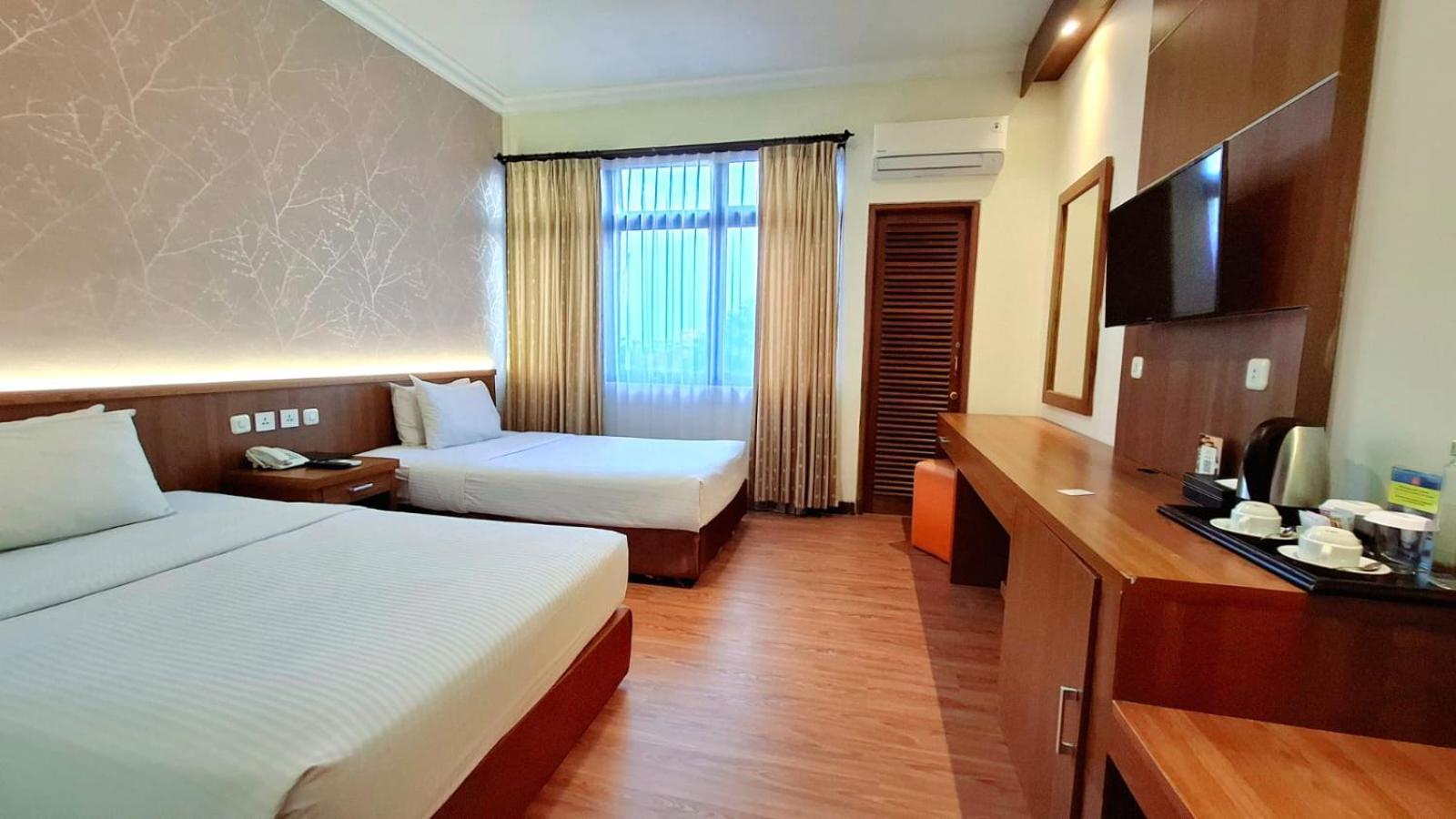 Mmugm Hotel Pakualaman Exterior photo